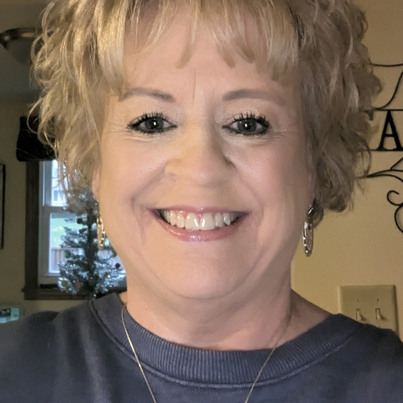 Meet your Posher, Crystal - Picture 7 of 9